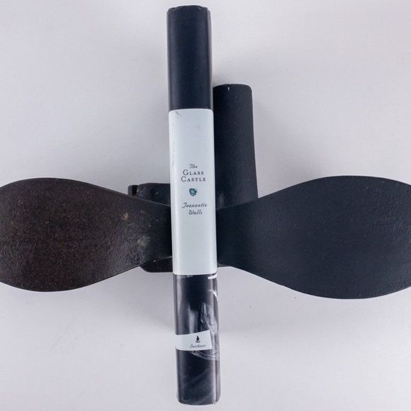 2/$30 - The Glass Castle by Jeannette Walls - Picture 15 of 16